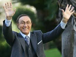 Pippo Baudo, funerali mercoledì in diretta Tg1 nella sua amata Sicilia. Camera ardente al Delle Vittorie di Roma