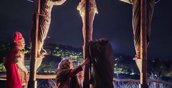 Si ripete la 45^ edizione della Via Crucis a Pergusa, (Enna), nota al mondo per il circuito dell’autodromo