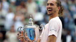 Zverev zittisce New York, Shelton battuto in 4 set. Per Sascha un 2026 pazzesco: è il secondo Slam ma vince senza Sinner in campo