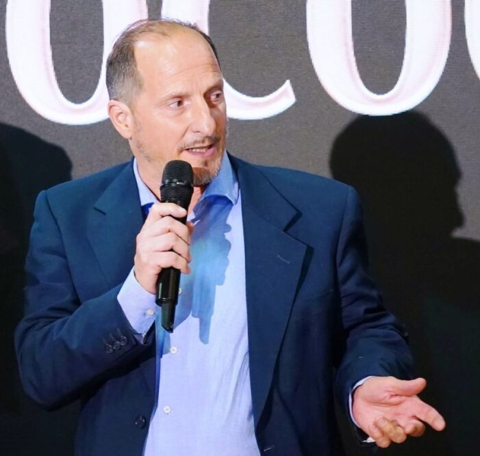 MIMMO CAMASSA (LECCE): UN PITTORE DI ARTE CRISTIANO MEDIEVALE IN CONTROTENDENZA NEI CONFRONTI DELL’ARTE CONTEMPORANEA